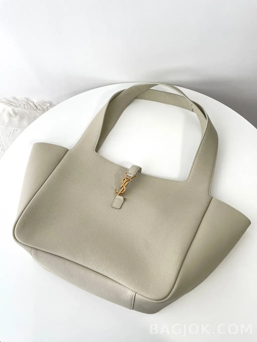 생로랑 Saint Laurent LE 5À7 BEA 토트백 그레인 레더 상세 이미지
