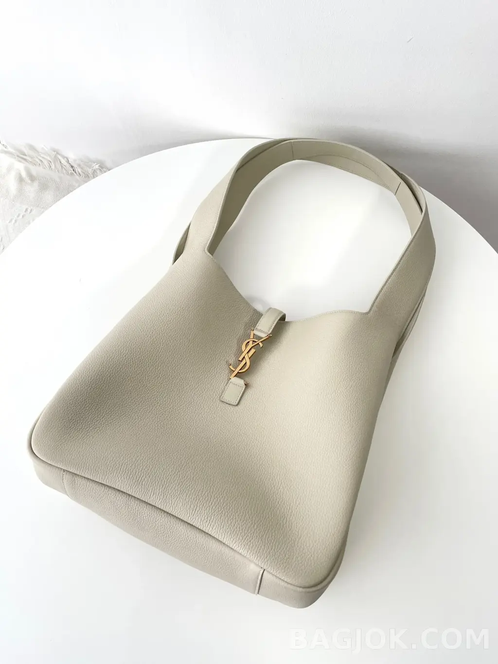생로랑 Saint Laurent LE 5À7 BEA 토트백 그레인 레더 상세 이미지