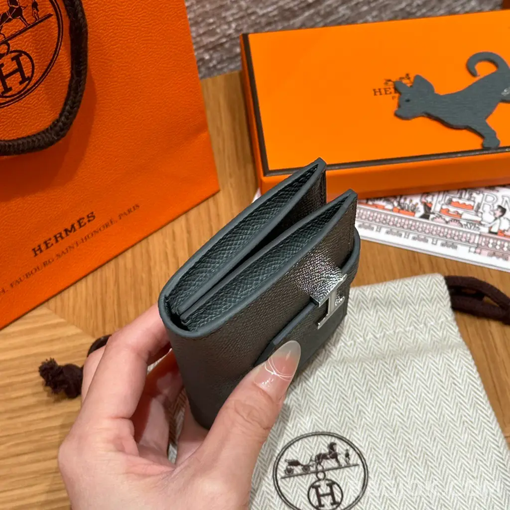 에르메스 Hermes 베안 카드 지갑 앱송 은장 상세 이미지