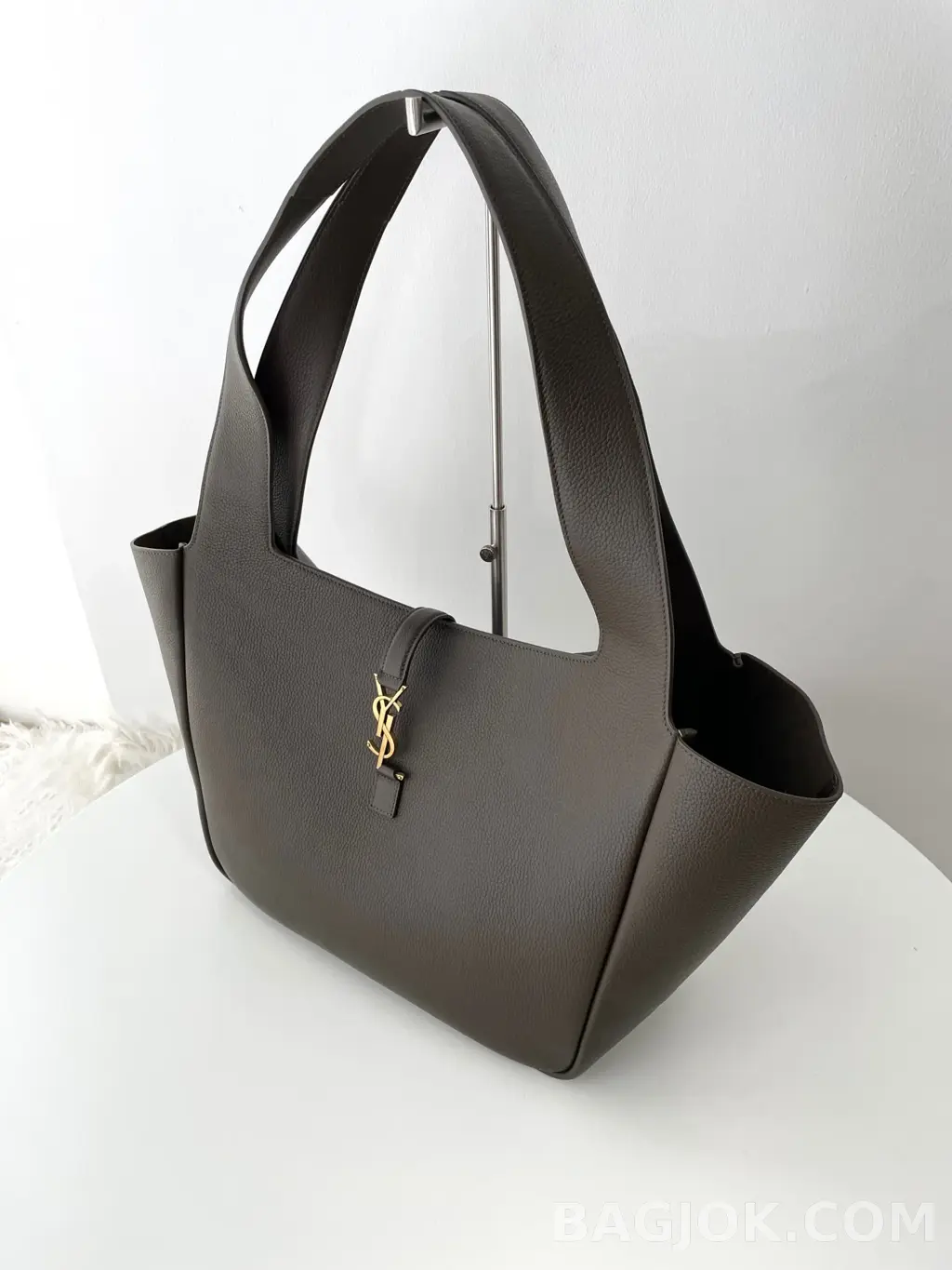 생로랑 Saint Laurent LE 5À7 BEA 토트백 그레인 레더 상세 이미지