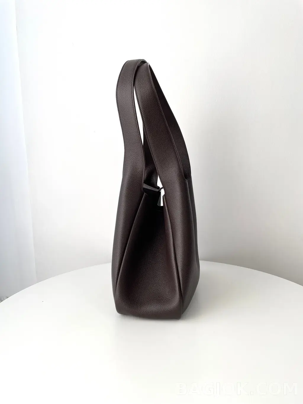 생로랑 Saint Laurent LE 5À7 BEA 토트백 그레인 레더 상세 이미지