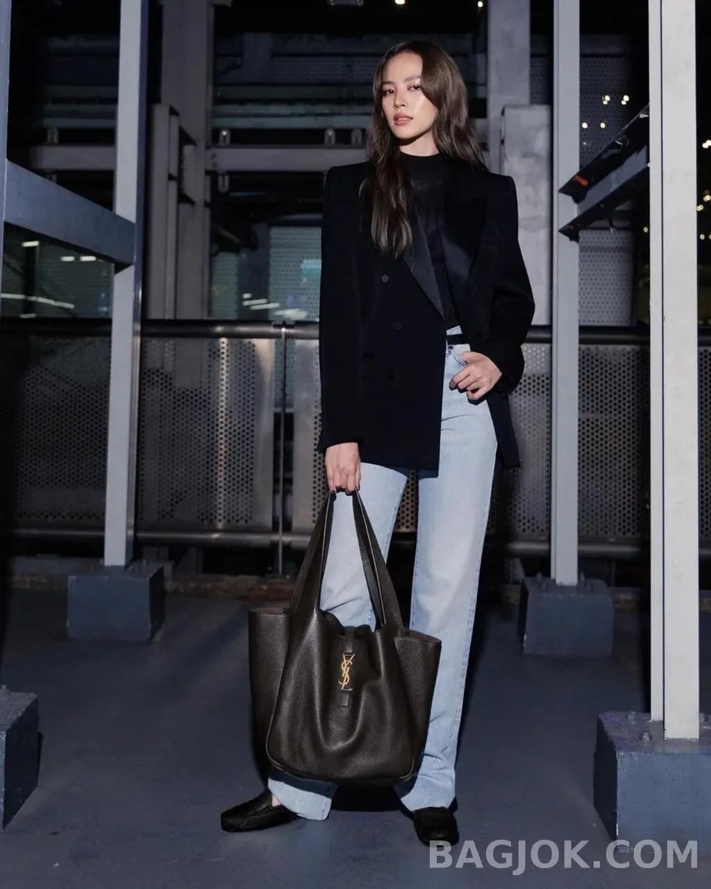 생로랑 Saint Laurent LE 5À7 BEA 토트백 그레인 레더 상세 이미지