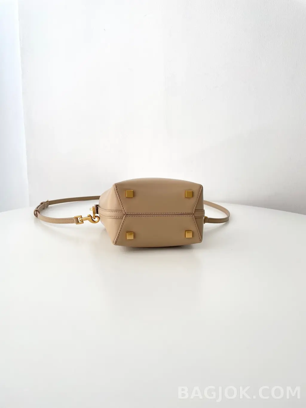 생로랑 Saint Laurent LE 37 버킷백 미니 상세 이미지