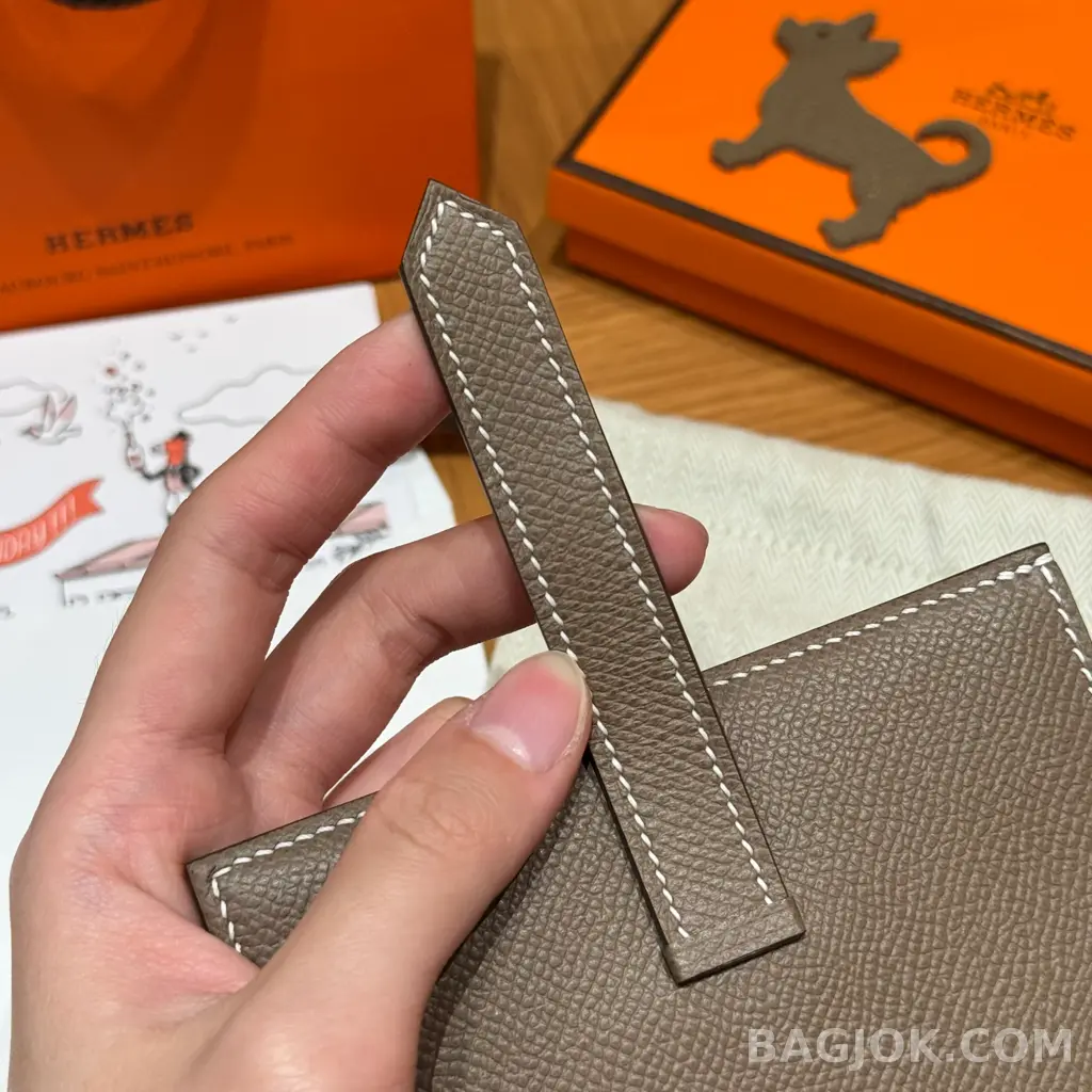 에르메스 Hermes 베안 컴팩트 지갑 앱송 금장 상세 이미지