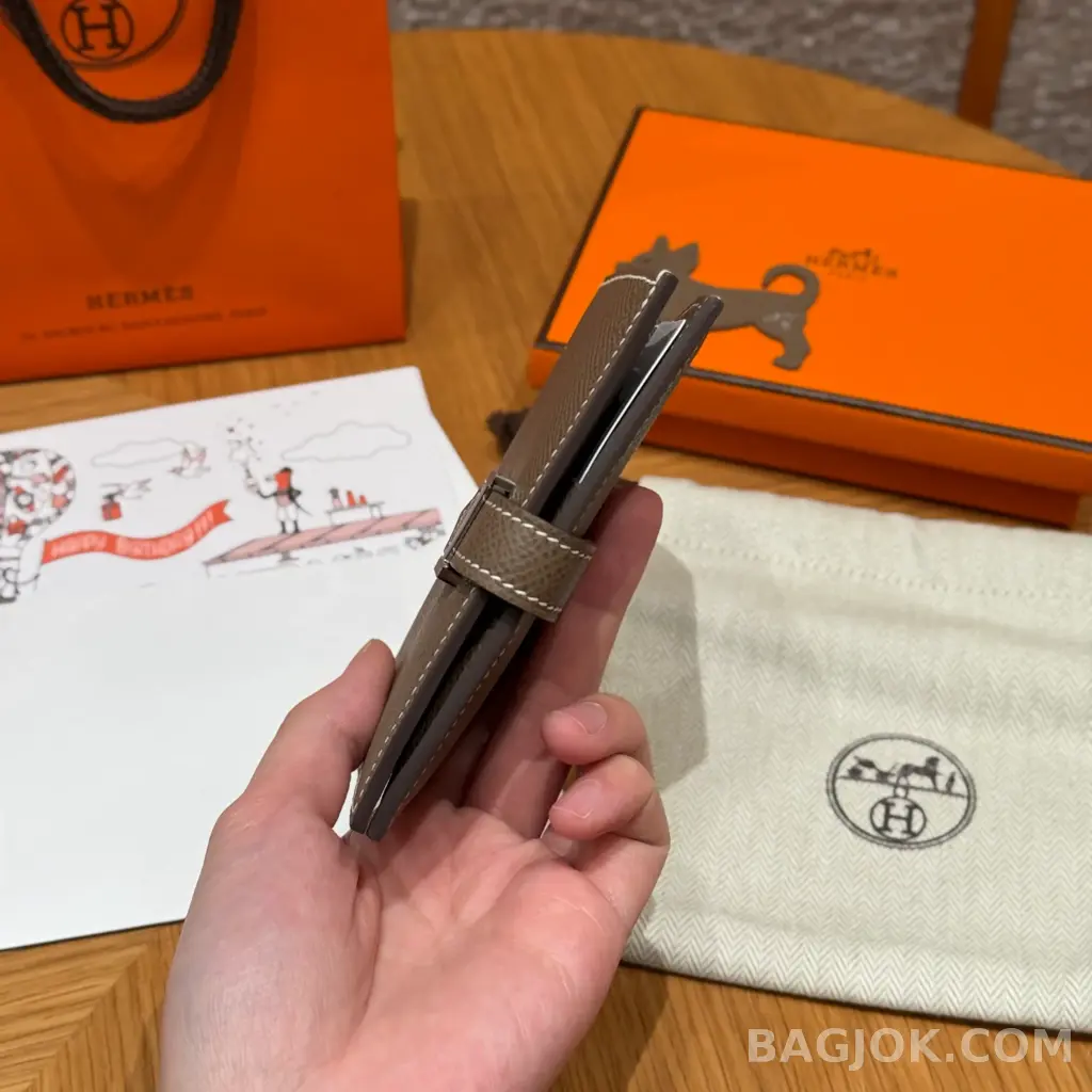 에르메스 Hermes 베안 컴팩트 지갑 앱송 금장 상세 이미지
