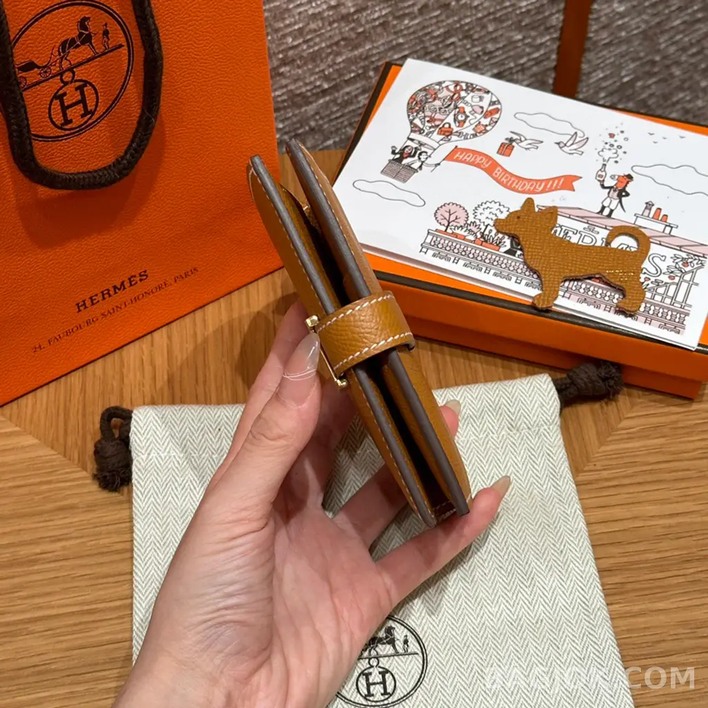 에르메스 Hermes 베안 컴팩트 지갑 앱송 금장 상세 이미지