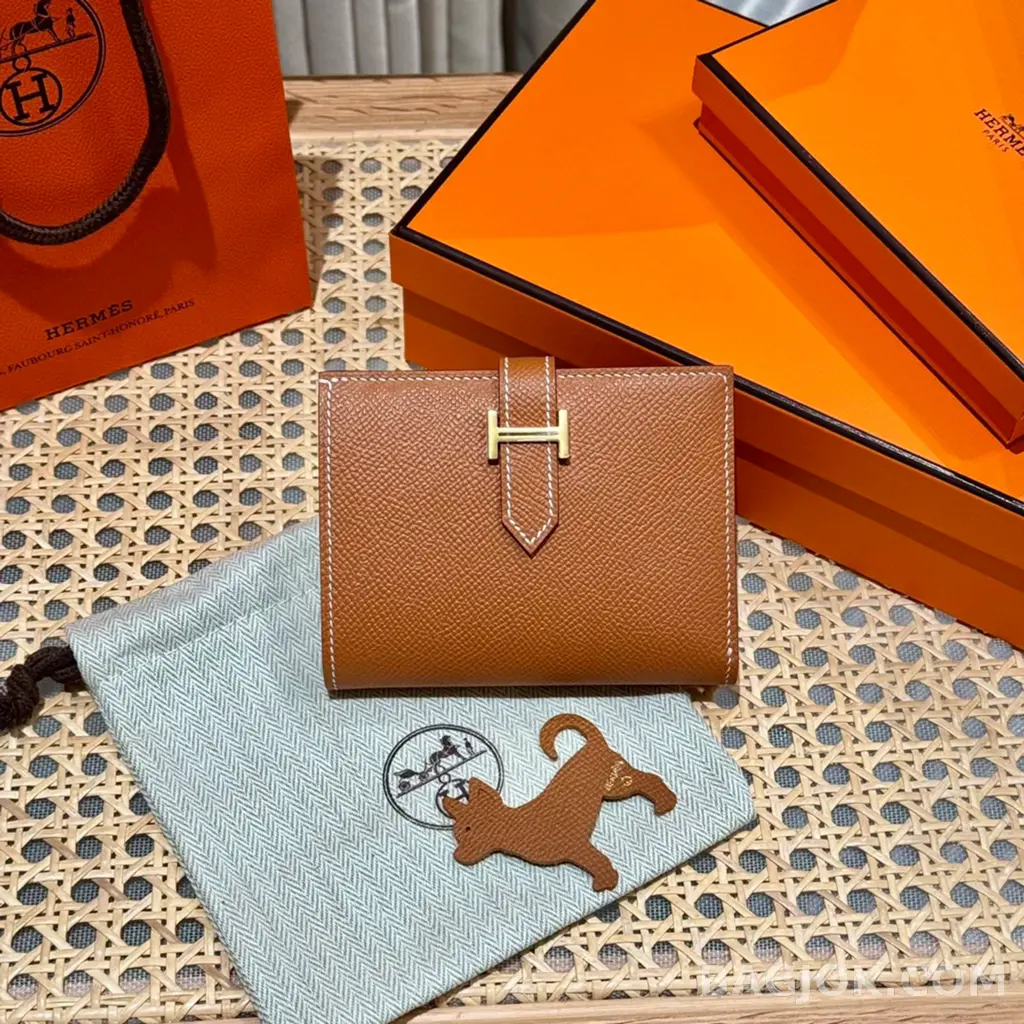 에르메스 Hermes 베안 컴팩트 지갑 앱송 금장 상세 이미지