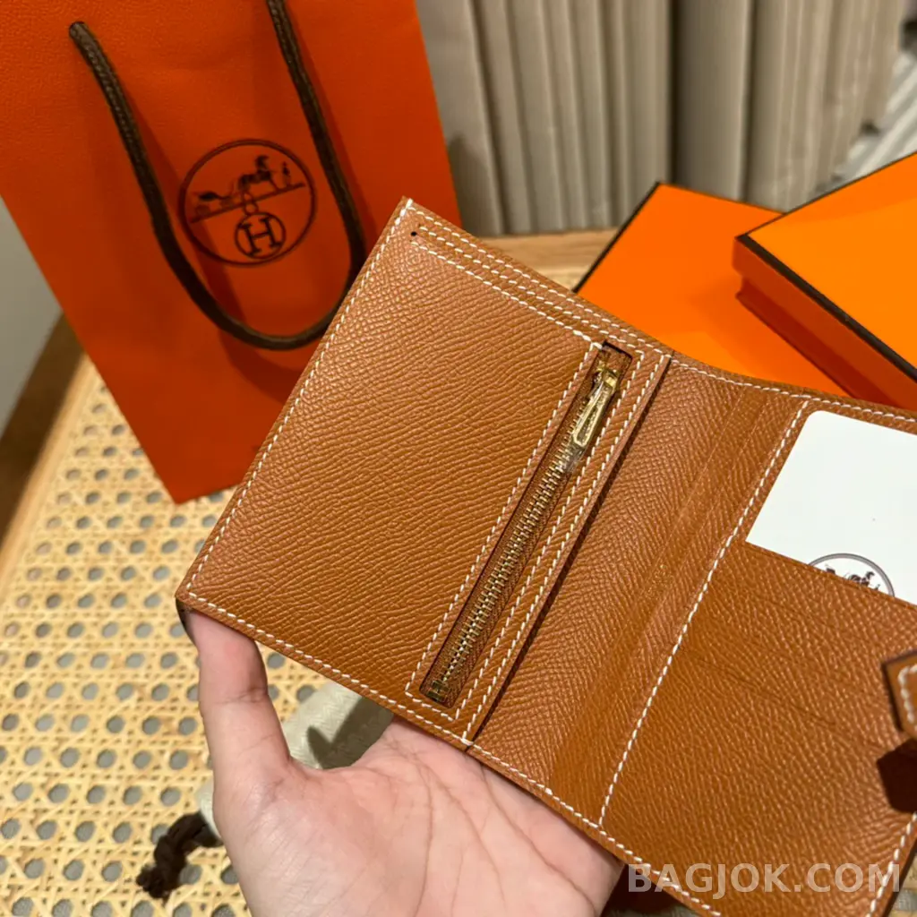 에르메스 Hermes 베안 컴팩트 지갑 앱송 금장 상세 이미지
