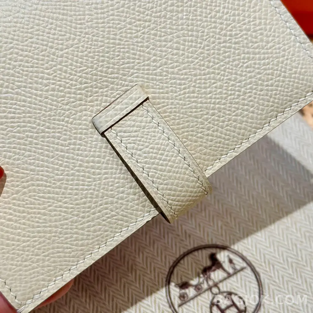 에르메스 Hermes 베안 컴팩트 지갑 앱송 금장 상세 이미지
