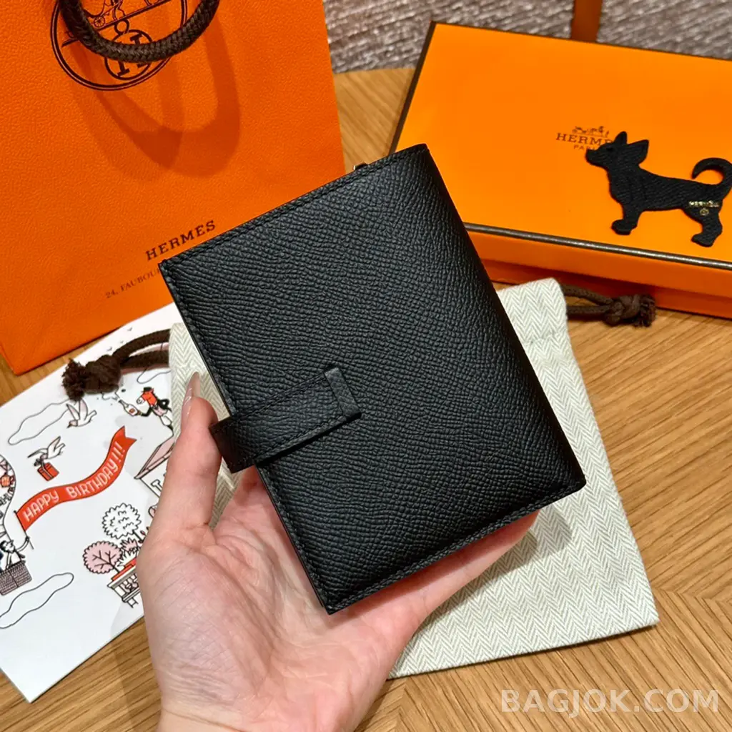 에르메스 Hermes 베안 컴팩트 지갑 앱송 금장 상세 이미지