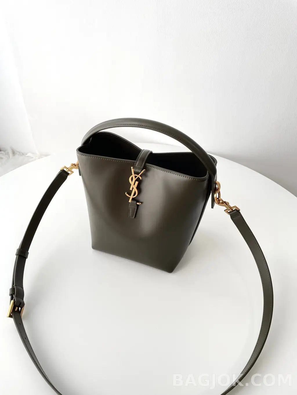 생로랑 Saint Laurent LE 37 버킷백 스몰 상세 이미지