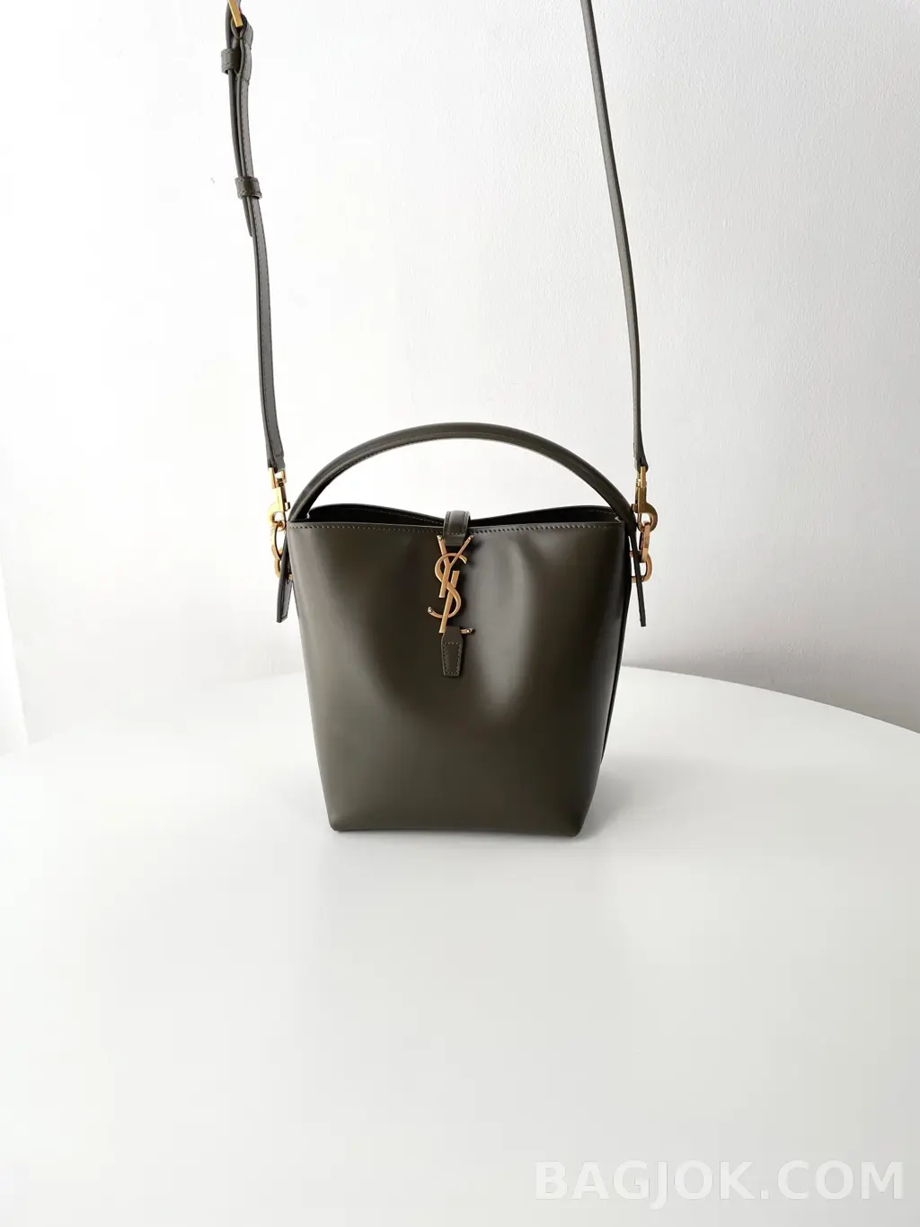 생로랑 Saint Laurent LE 37 버킷백 스몰 상세 이미지