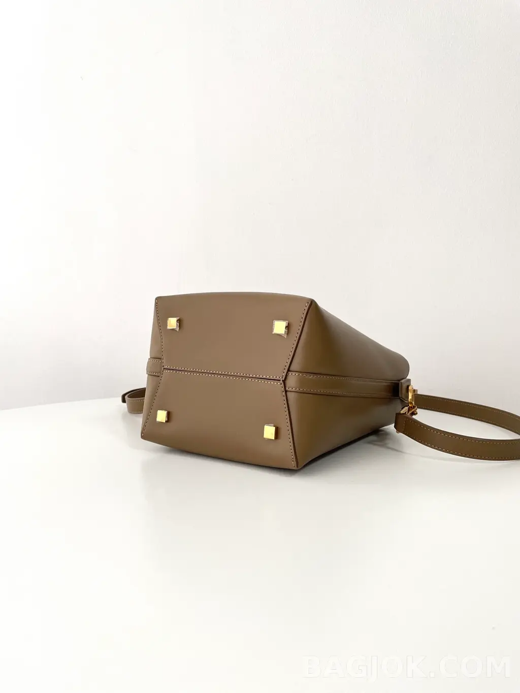 생로랑 Saint Laurent LE 37 버킷백 스몰 상세 이미지