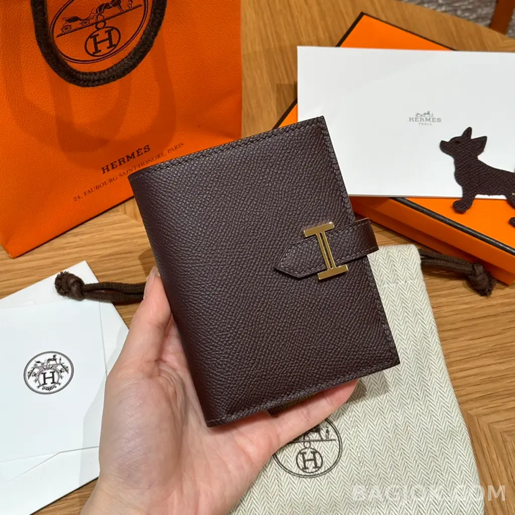 에르메스 Hermes 베안 컴팩트 지갑 앱송 금장 상세 이미지