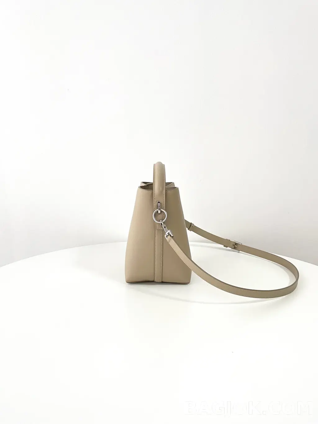 생로랑 Saint Laurent LE 37 버킷백 스몰 상세 이미지