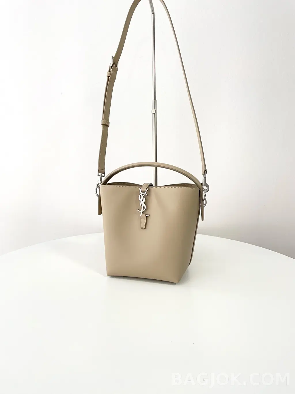 생로랑 Saint Laurent LE 37 버킷백 스몰 상세 이미지