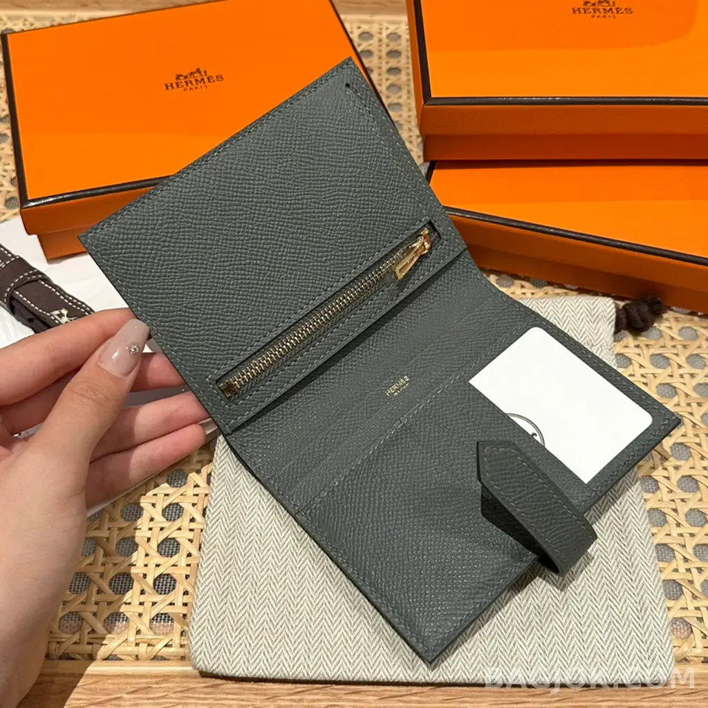 에르메스 Hermes 베안 컴팩트 지갑 앱송 금장 상세 이미지