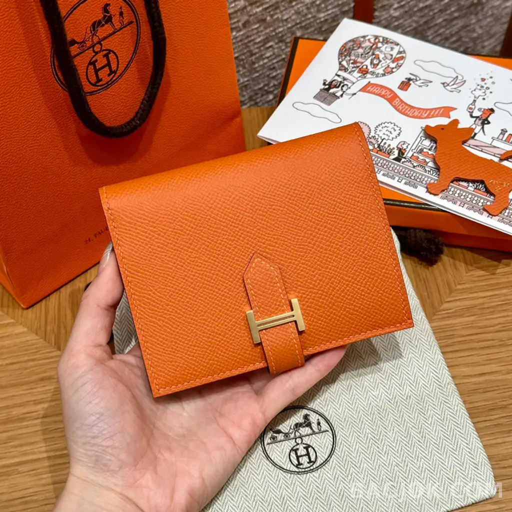 에르메스 Hermes 베안 컴팩트 지갑 앱송 금장 상세 이미지