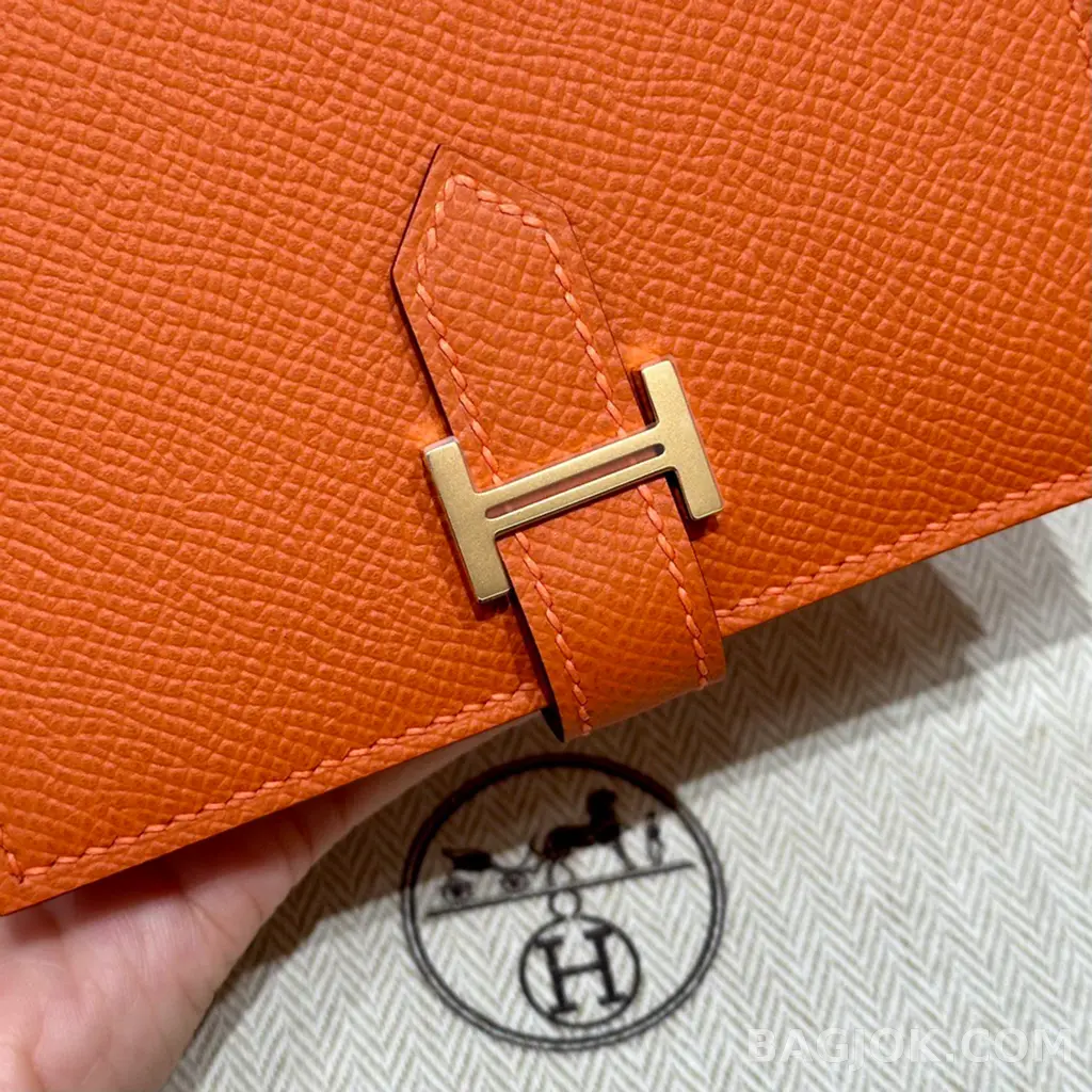 에르메스 Hermes 베안 컴팩트 지갑 앱송 금장 상세 이미지