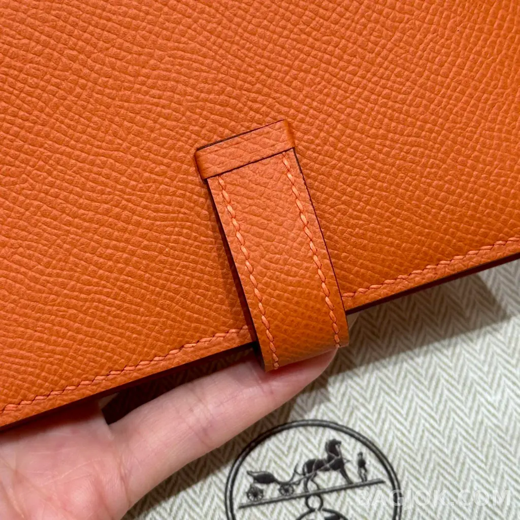 에르메스 Hermes 베안 컴팩트 지갑 앱송 금장 상세 이미지