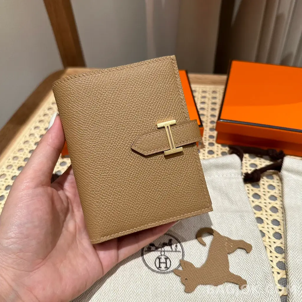 에르메스 Hermes 베안 컴팩트 지갑 앱송 금장 상세 이미지