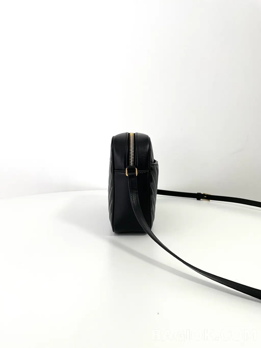 생로랑 Saint Laurent 루 카메라 백 퀼티드 레더 상세 이미지