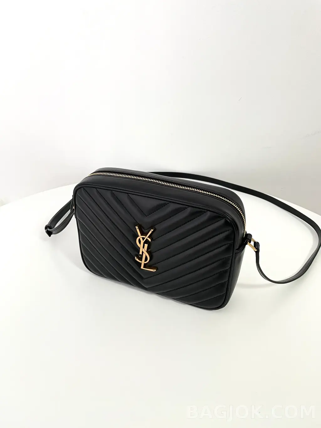 생로랑 Saint Laurent 루 카메라 백 퀼티드 레더 상세 이미지