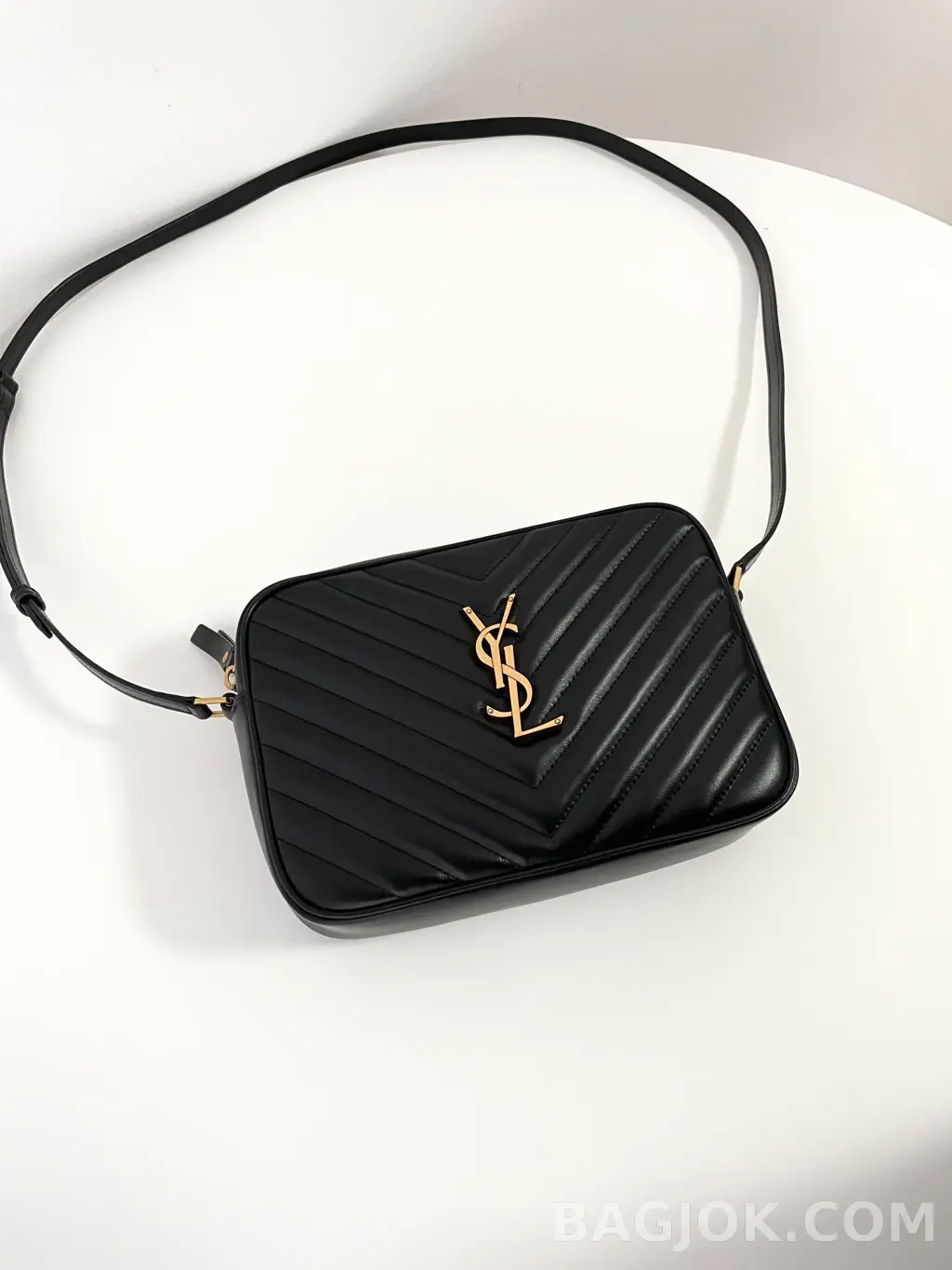 생로랑 Saint Laurent 루 카메라 백 퀼티드 레더 상세 이미지