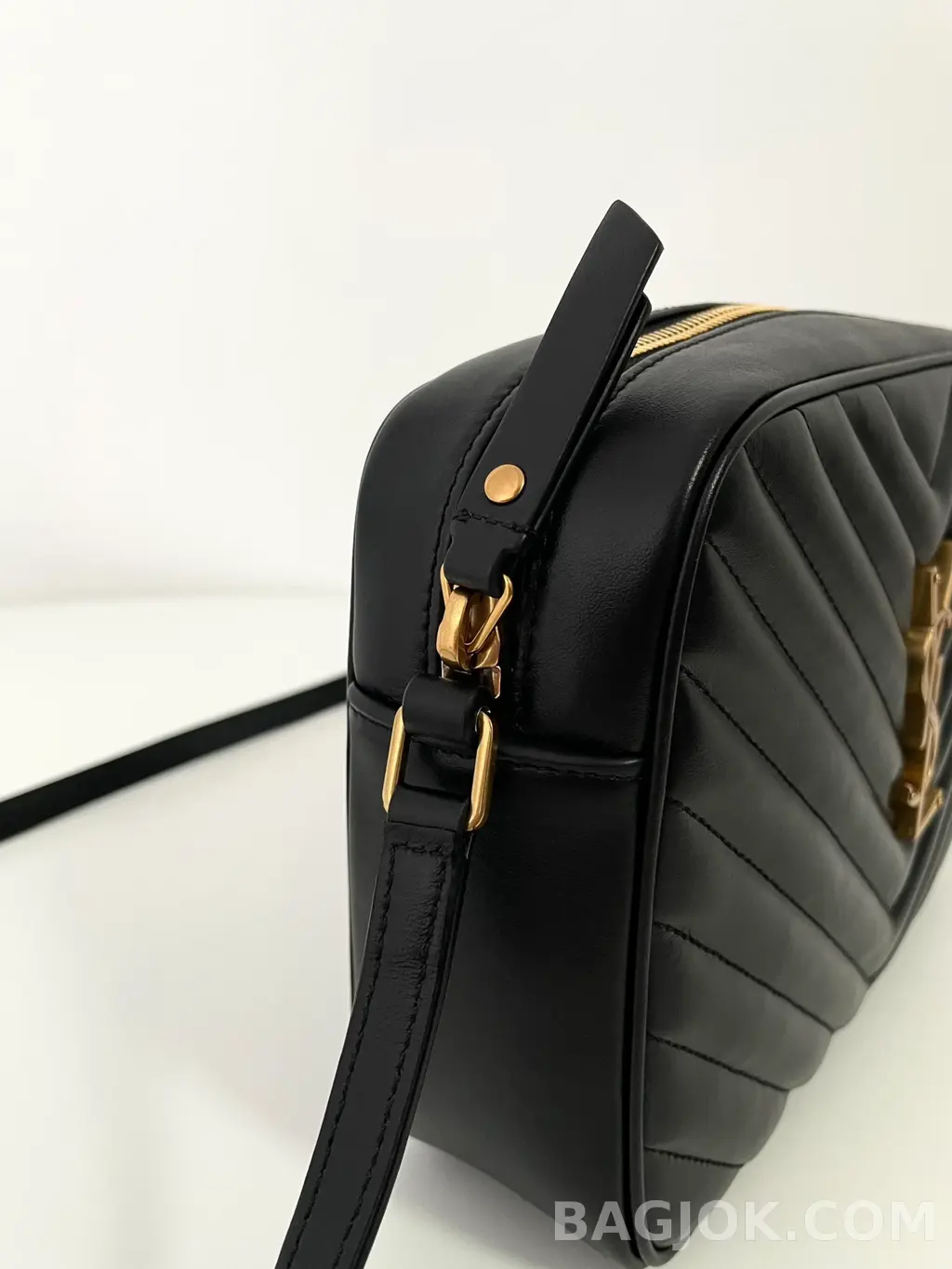 생로랑 Saint Laurent 루 카메라 백 퀼티드 레더 상세 이미지