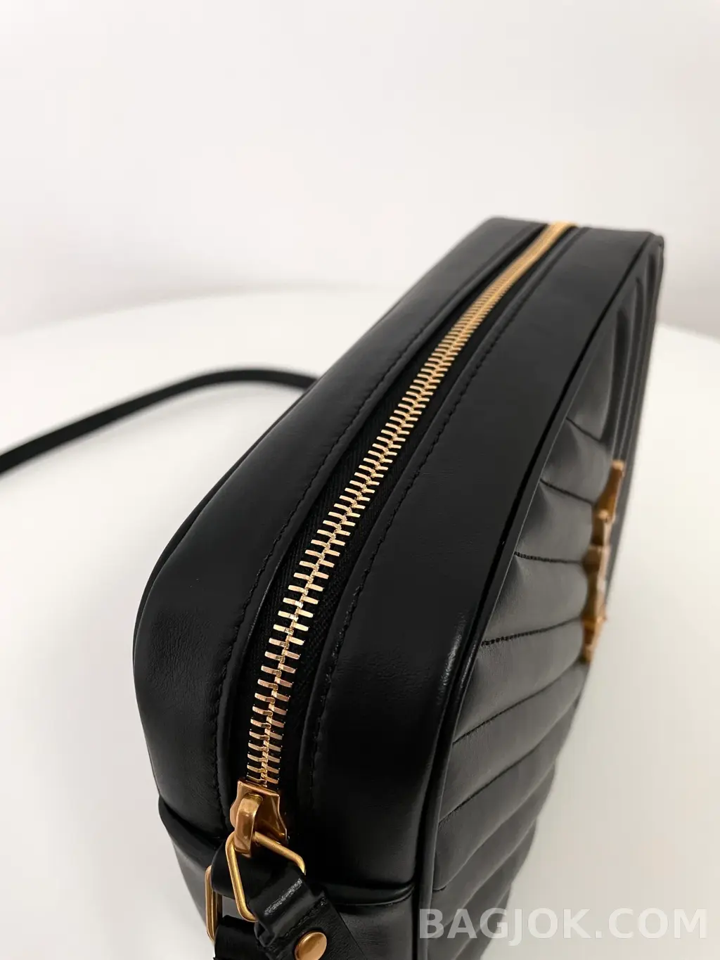 생로랑 Saint Laurent 루 카메라 백 퀼티드 레더 상세 이미지