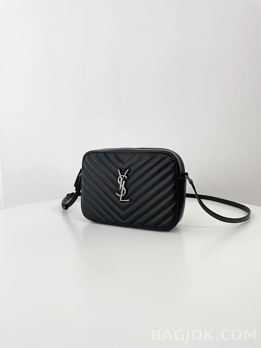 생로랑 Saint Laurent 루 카메라 백 퀼티드 레더 상세 이미지