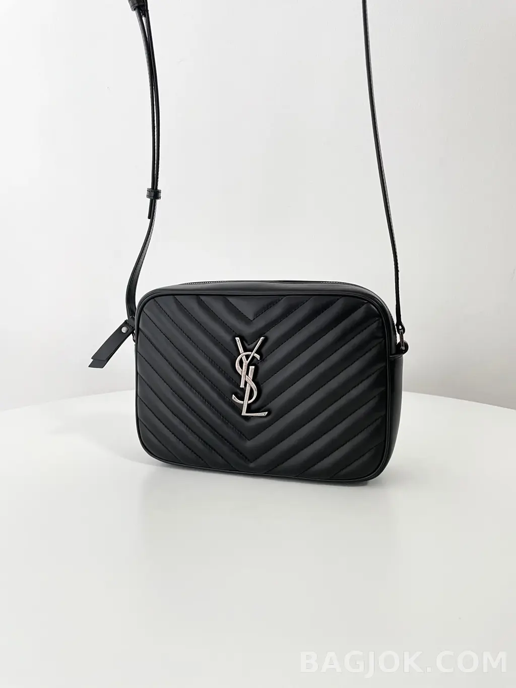 생로랑 Saint Laurent 루 카메라 백 퀼티드 레더 상세 이미지