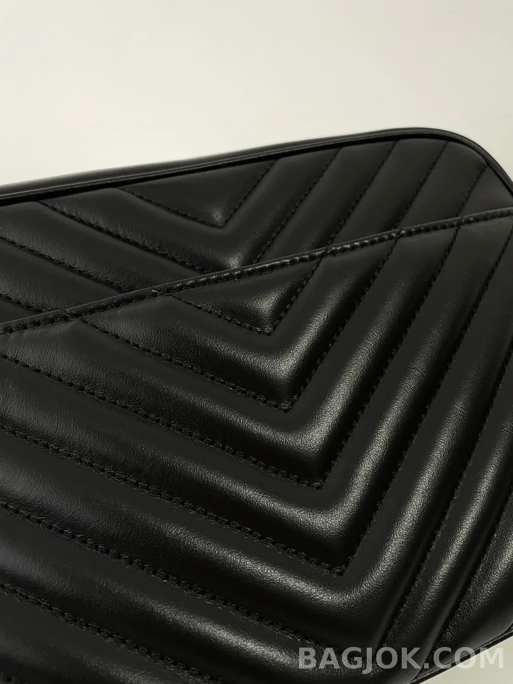 생로랑 Saint Laurent 루 카메라 백 퀼티드 레더 상세 이미지