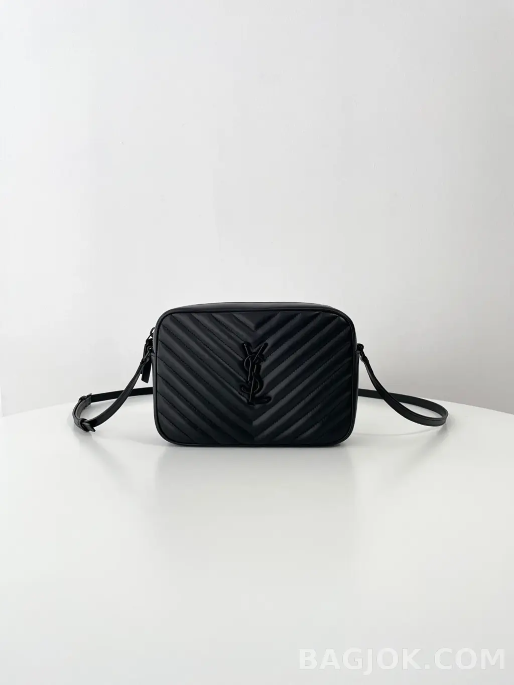 생로랑 Saint Laurent 루 카메라 백 퀼티드 레더 상세 이미지