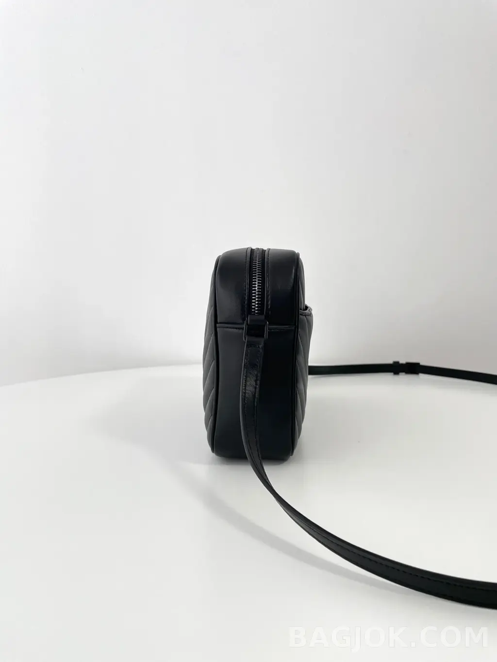 생로랑 Saint Laurent 루 카메라 백 퀼티드 레더 상세 이미지