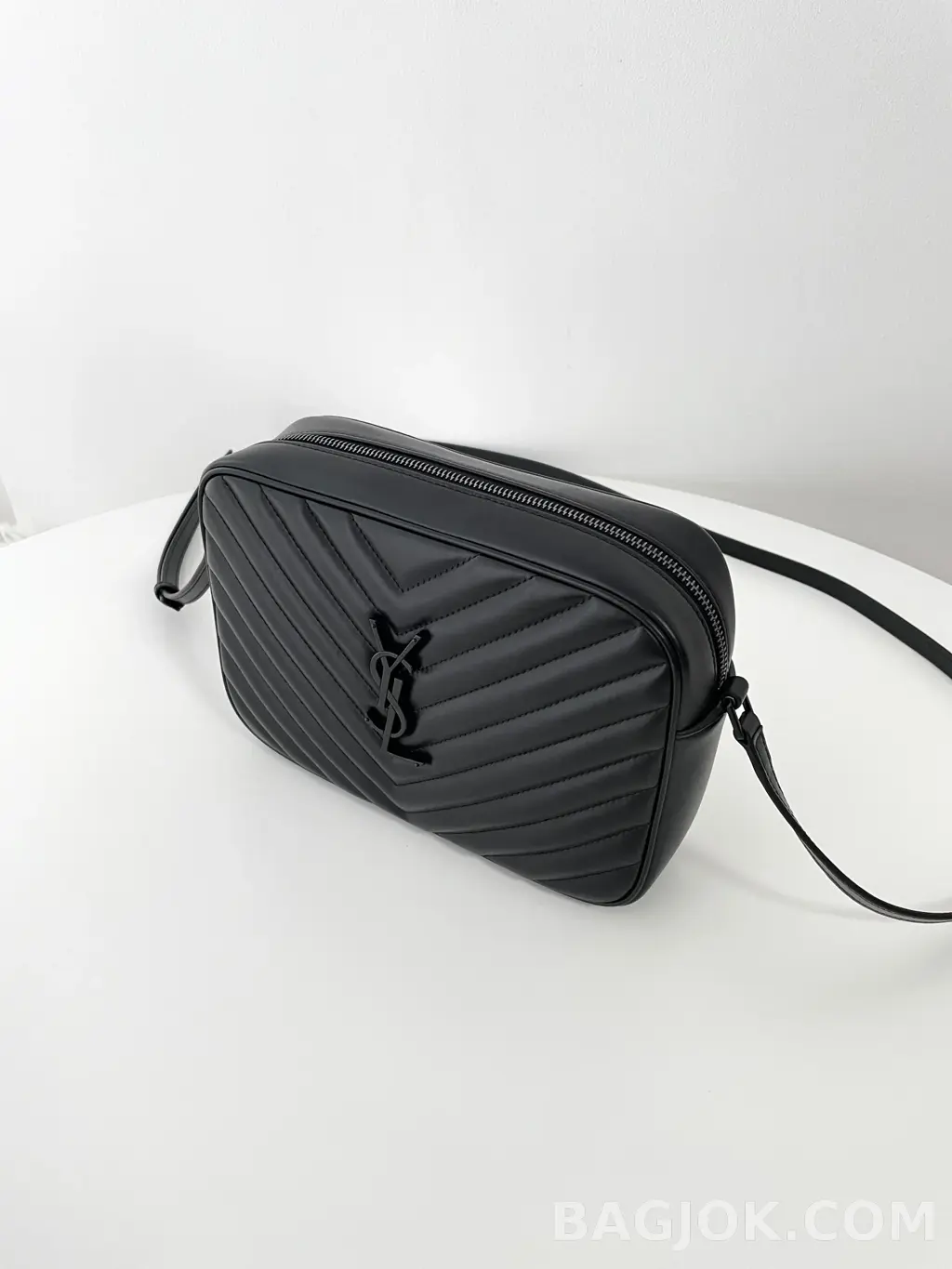 생로랑 Saint Laurent 루 카메라 백 퀼티드 레더 상세 이미지