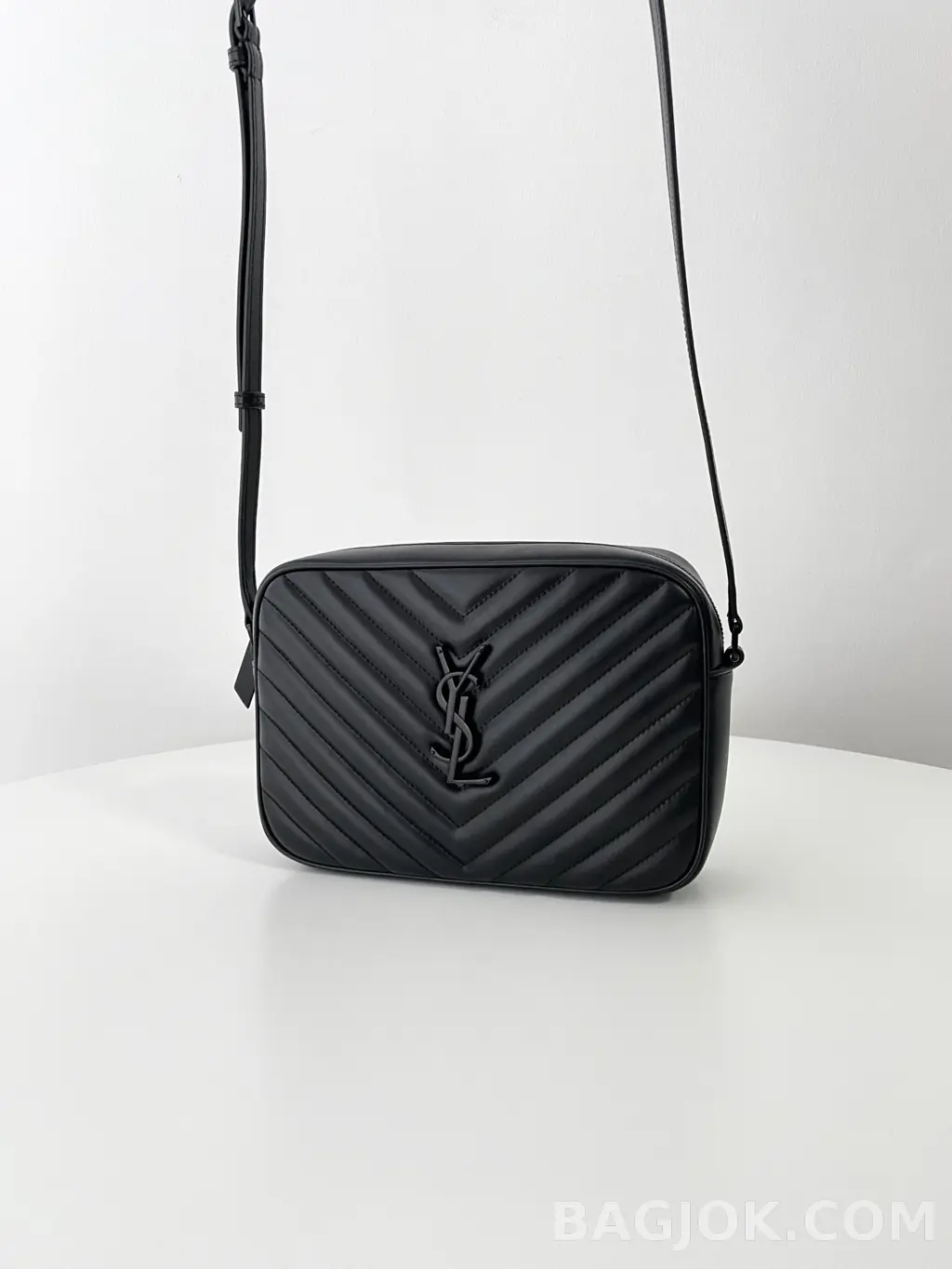 생로랑 Saint Laurent 루 카메라 백 퀼티드 레더 상세 이미지