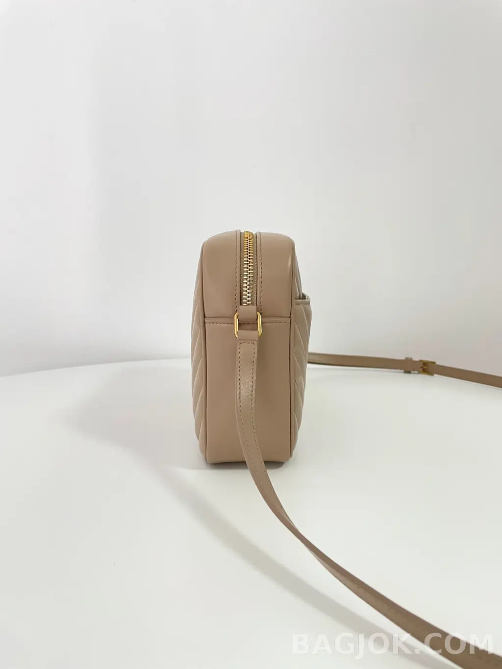 생로랑 Saint Laurent 루 카메라 백 퀼티드 레더 상세 이미지