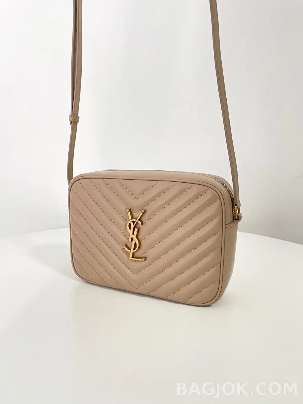 생로랑 Saint Laurent 루 카메라 백 퀼티드 레더 상세 이미지