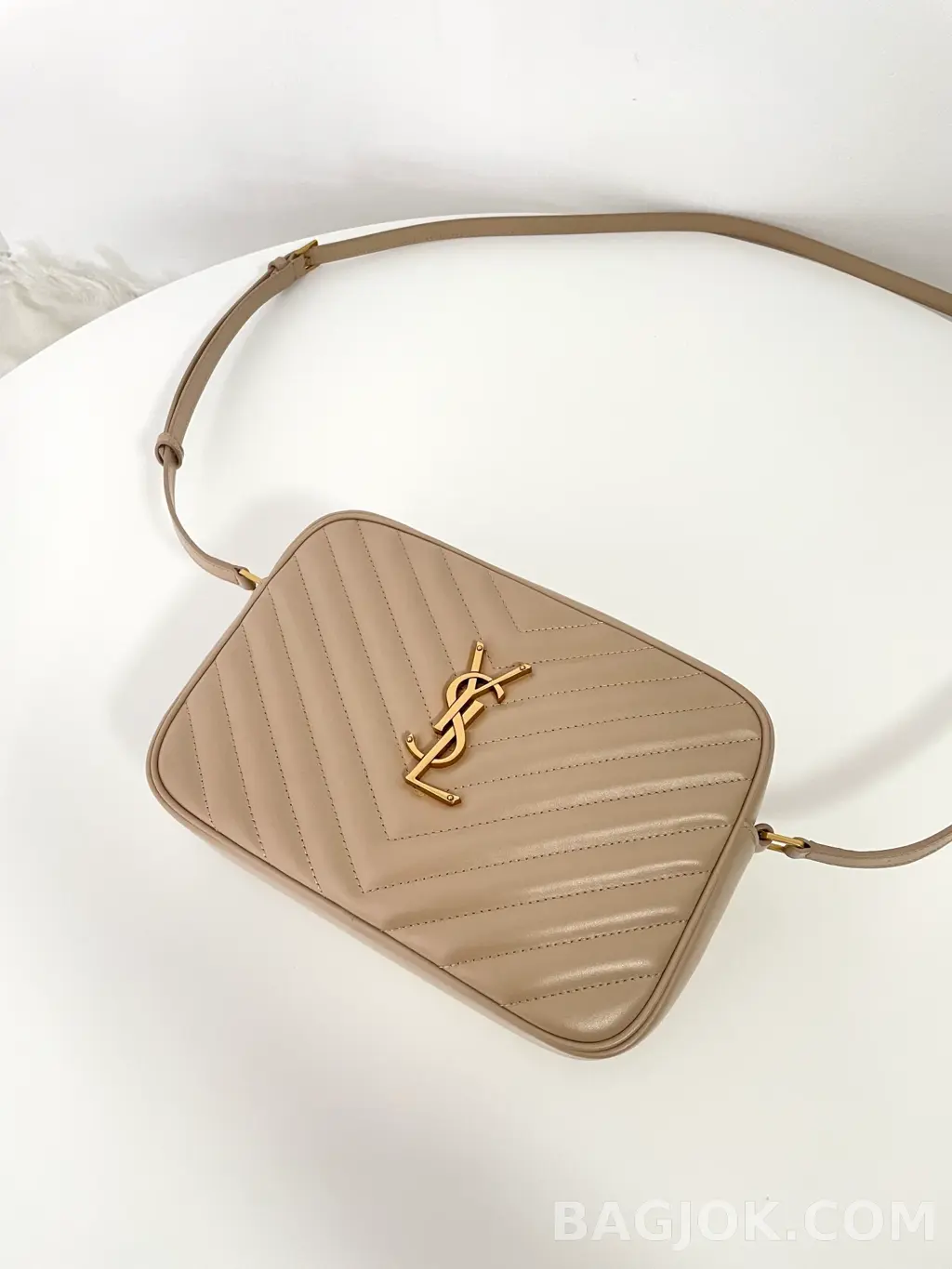생로랑 Saint Laurent 루 카메라 백 퀼티드 레더 상세 이미지