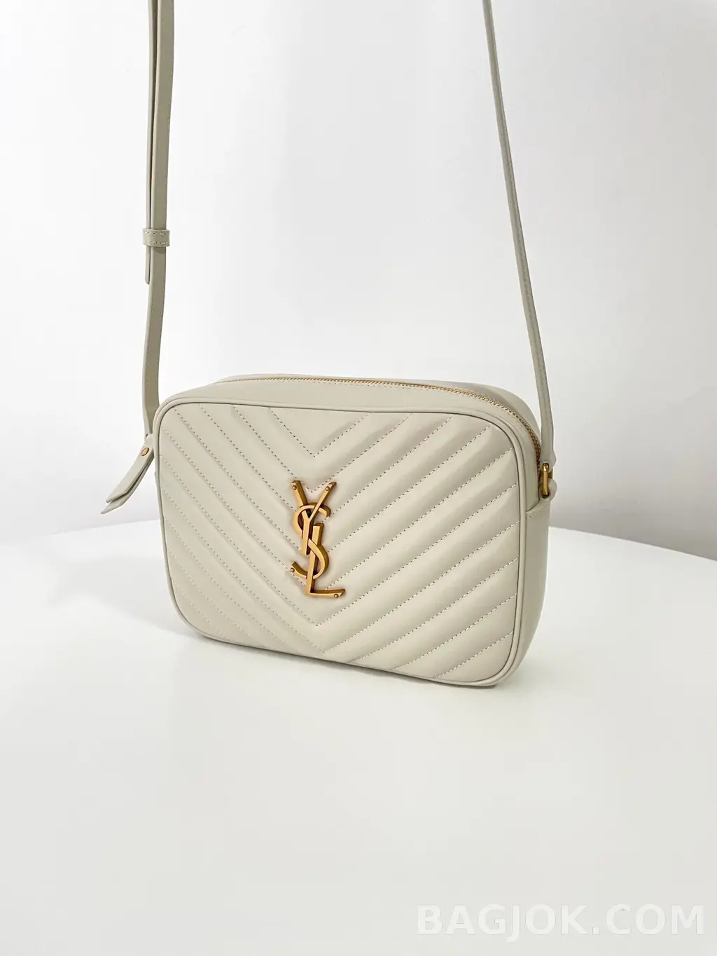 생로랑 Saint Laurent 루 카메라 백 퀼티드 레더 상세 이미지