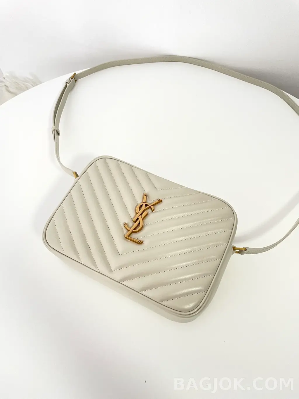생로랑 Saint Laurent 루 카메라 백 퀼티드 레더 상세 이미지