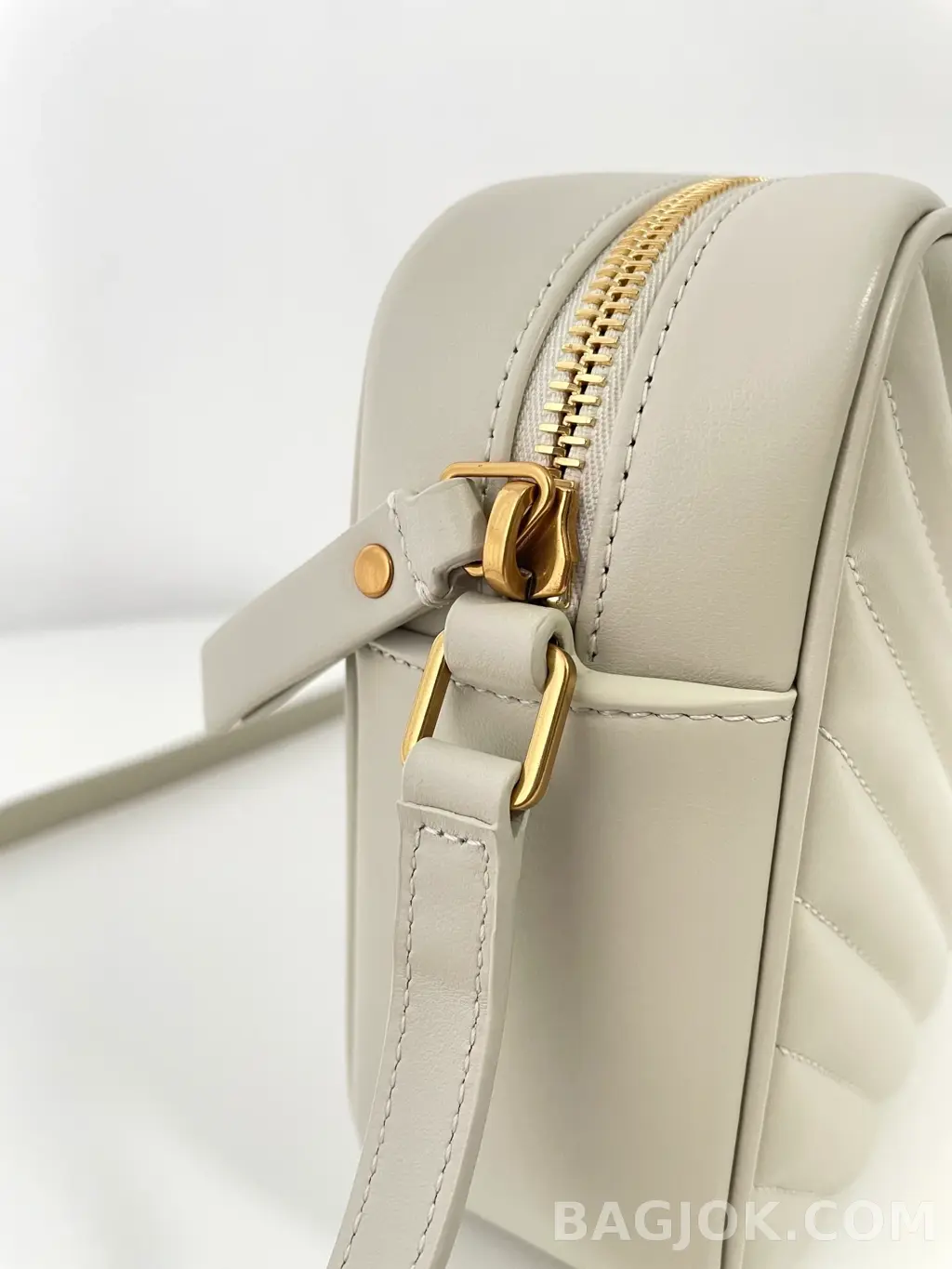 생로랑 Saint Laurent 루 카메라 백 퀼티드 레더 상세 이미지