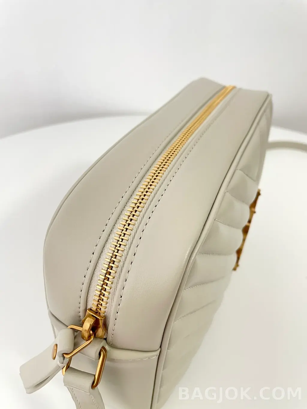 생로랑 Saint Laurent 루 카메라 백 퀼티드 레더 상세 이미지