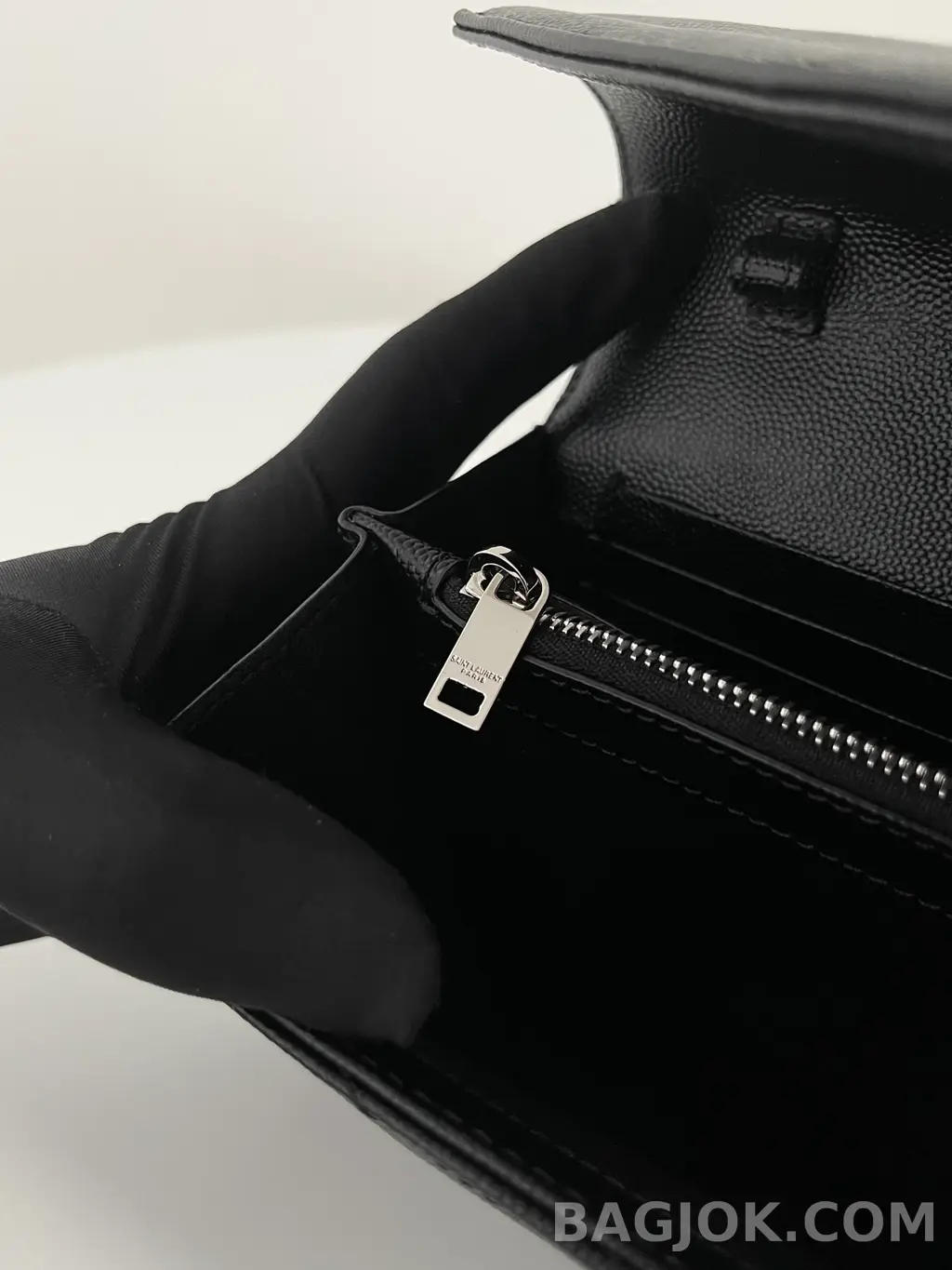생로랑 Saint Laurent 카산드라 모노그램 마틀라세 체인 숄더백 상세 이미지