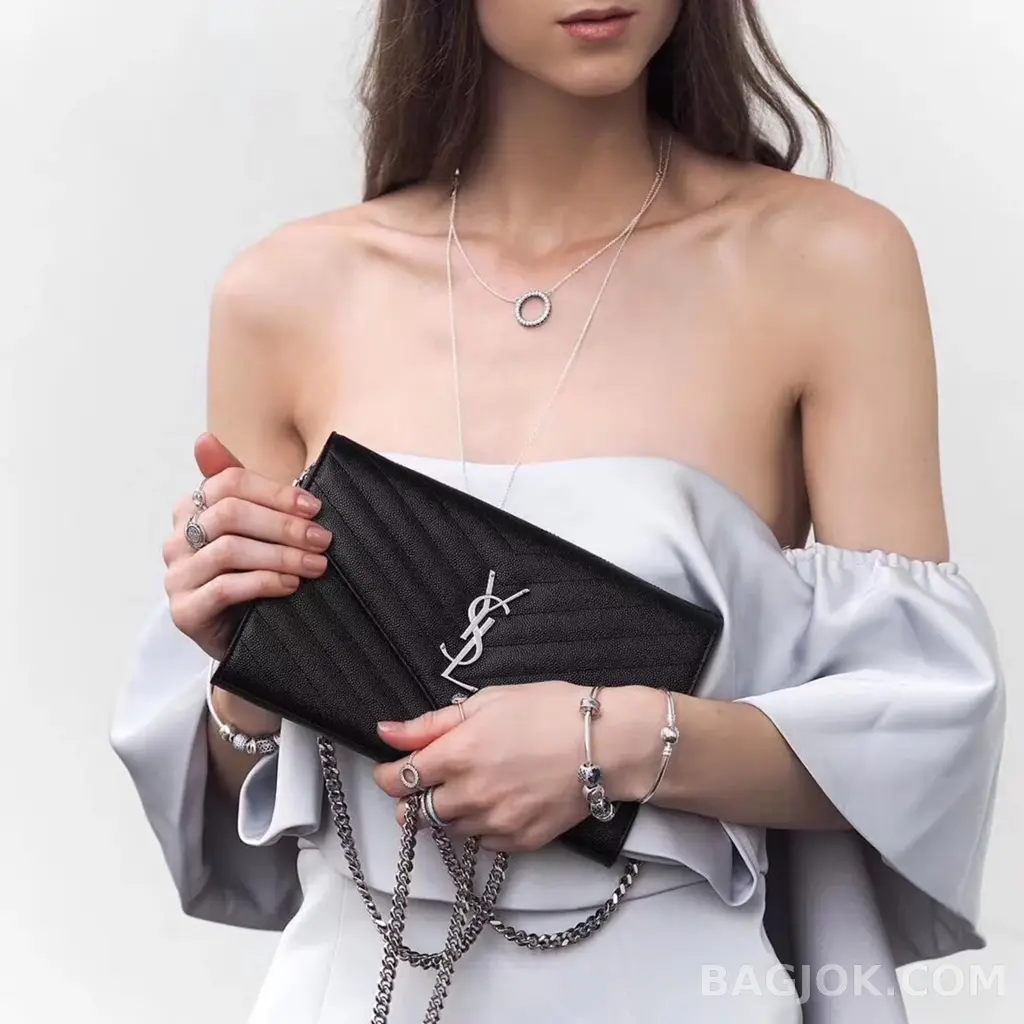 생로랑 Saint Laurent 카산드라 모노그램 마틀라세 체인 숄더백 상세 이미지