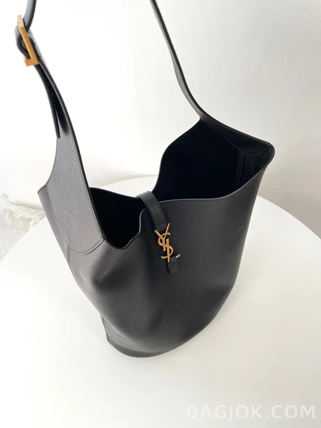 생로랑 Saint Laurent LE 5À7 호보 그레인 레더 미디움 상세 이미지
