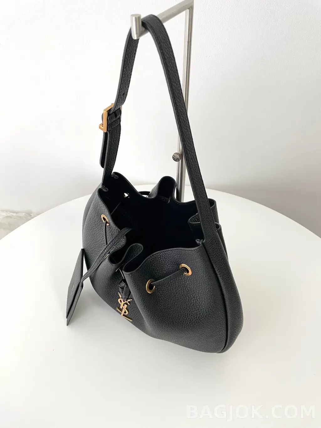 생로랑 Saint Laurent PARIS VII 호보백 그레인 레더 스몰 상세 이미지