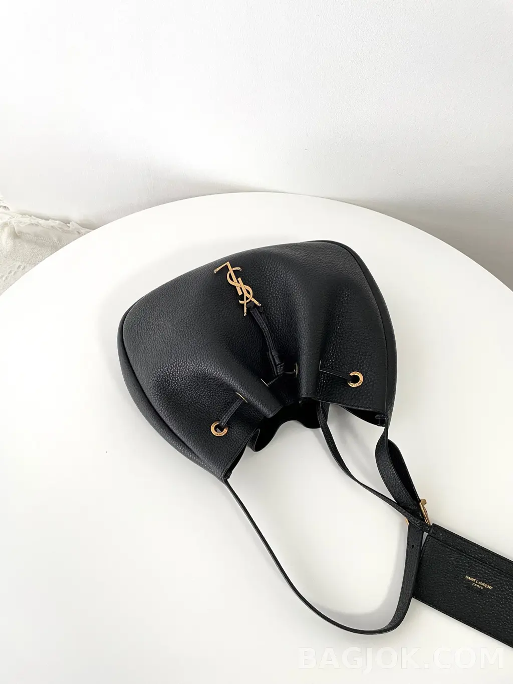 생로랑 Saint Laurent PARIS VII 호보백 그레인 레더 스몰 상세 이미지