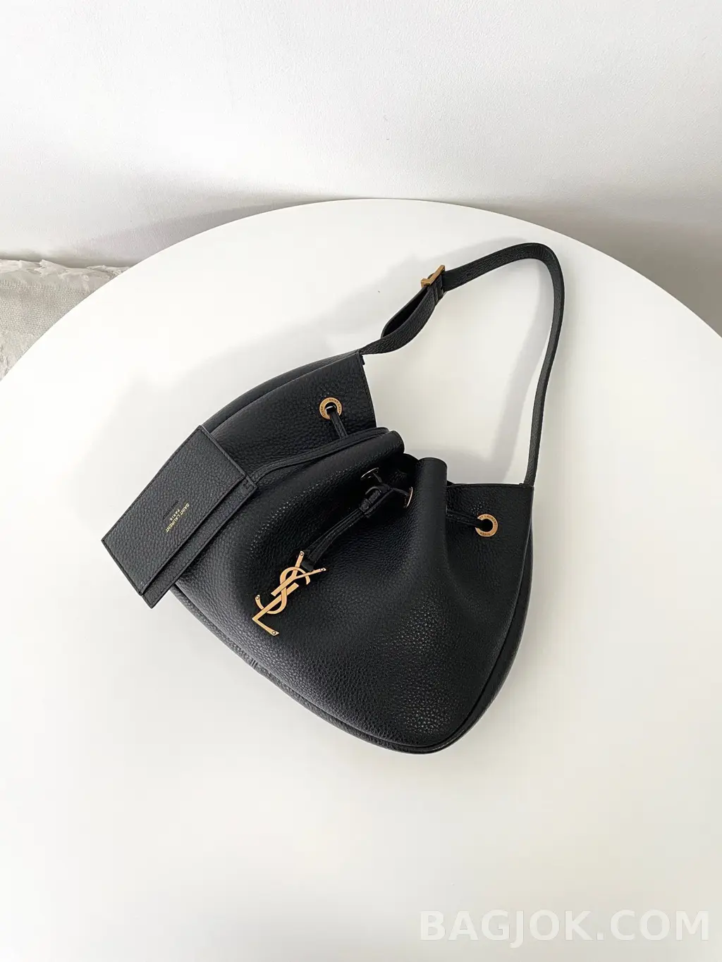 생로랑 Saint Laurent PARIS VII 호보백 그레인 레더 스몰 상세 이미지